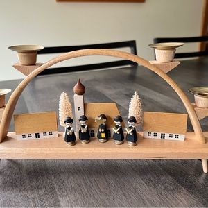Christmas Carolers. Erzgebirgische Volkskunst Seiffen Handcrafted Candle Arch